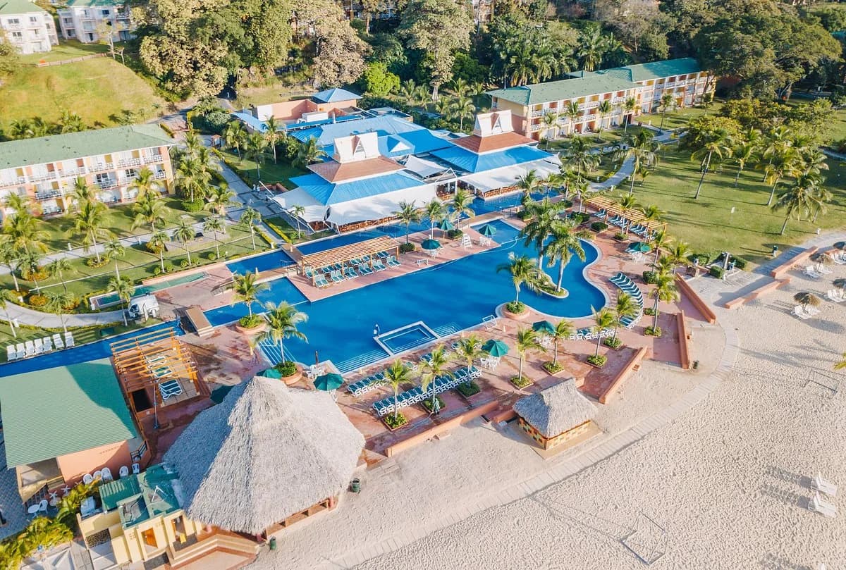 Hotel Decameron